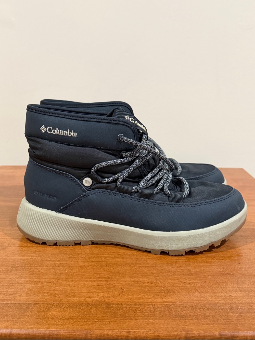 Columbia Women’s Navy and Cream Lace-Up Winter Boots